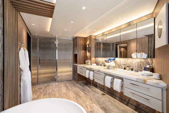 Oceania Cruises A-Class Vista Suite 1.jpg